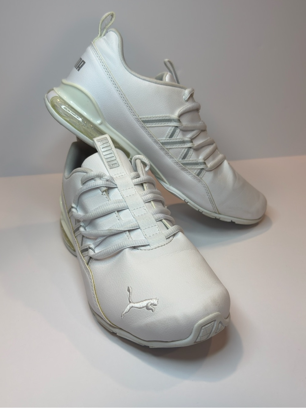 PUMA Women’s White Athletic Sneakers Size 8 Training Walking Shoes Air Cushion